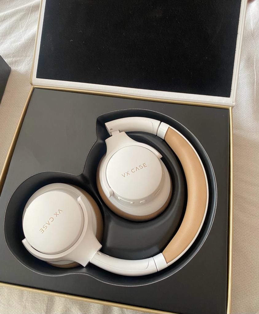 Customer photo review of Headphone Bluetooth Revolution com ANC VX Case - Branco