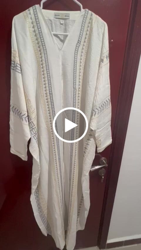 Customer video review of Bsi3692-Embroidered Bahraini Abaya
