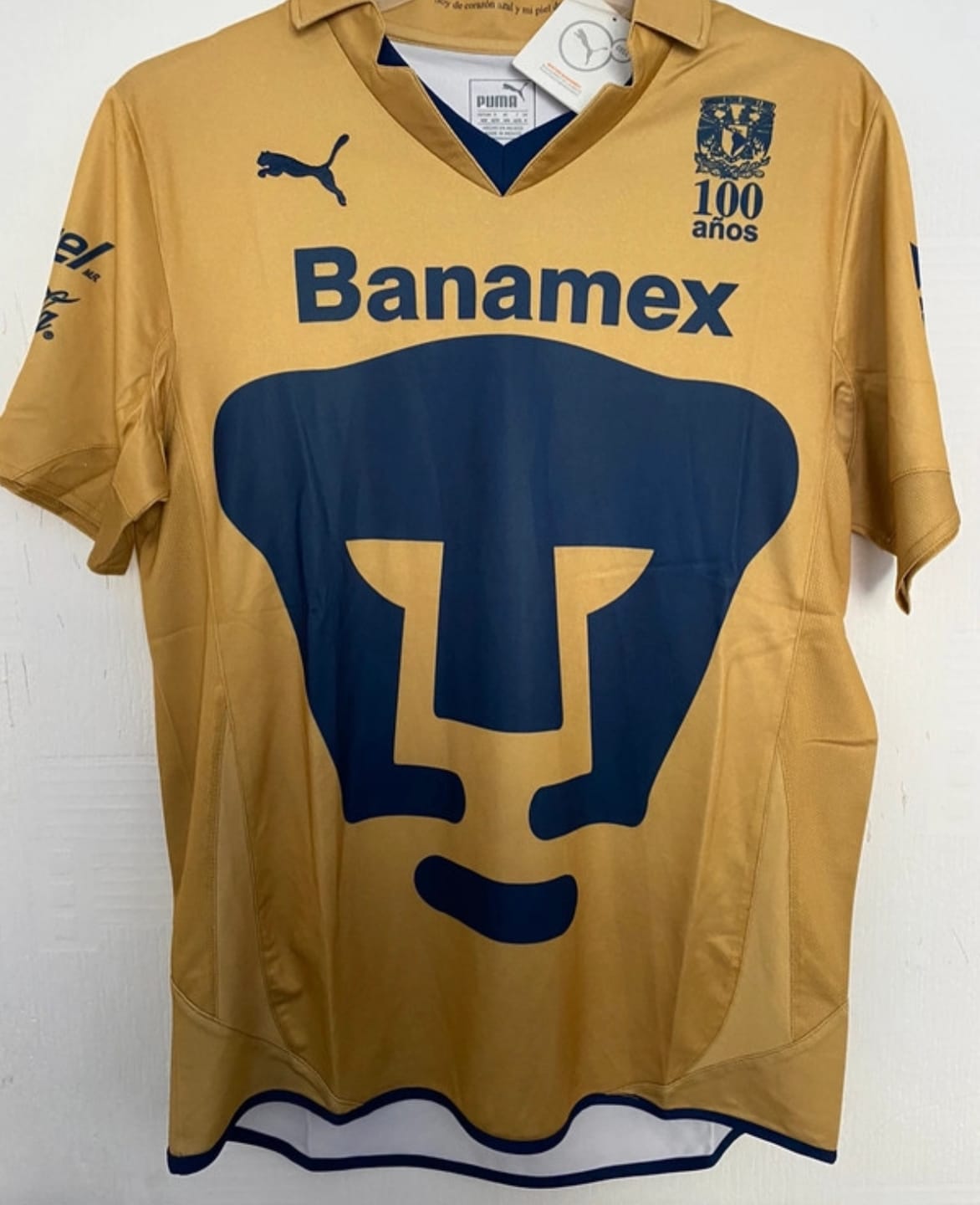 Customer photo review of RETRO Mystery Shirt