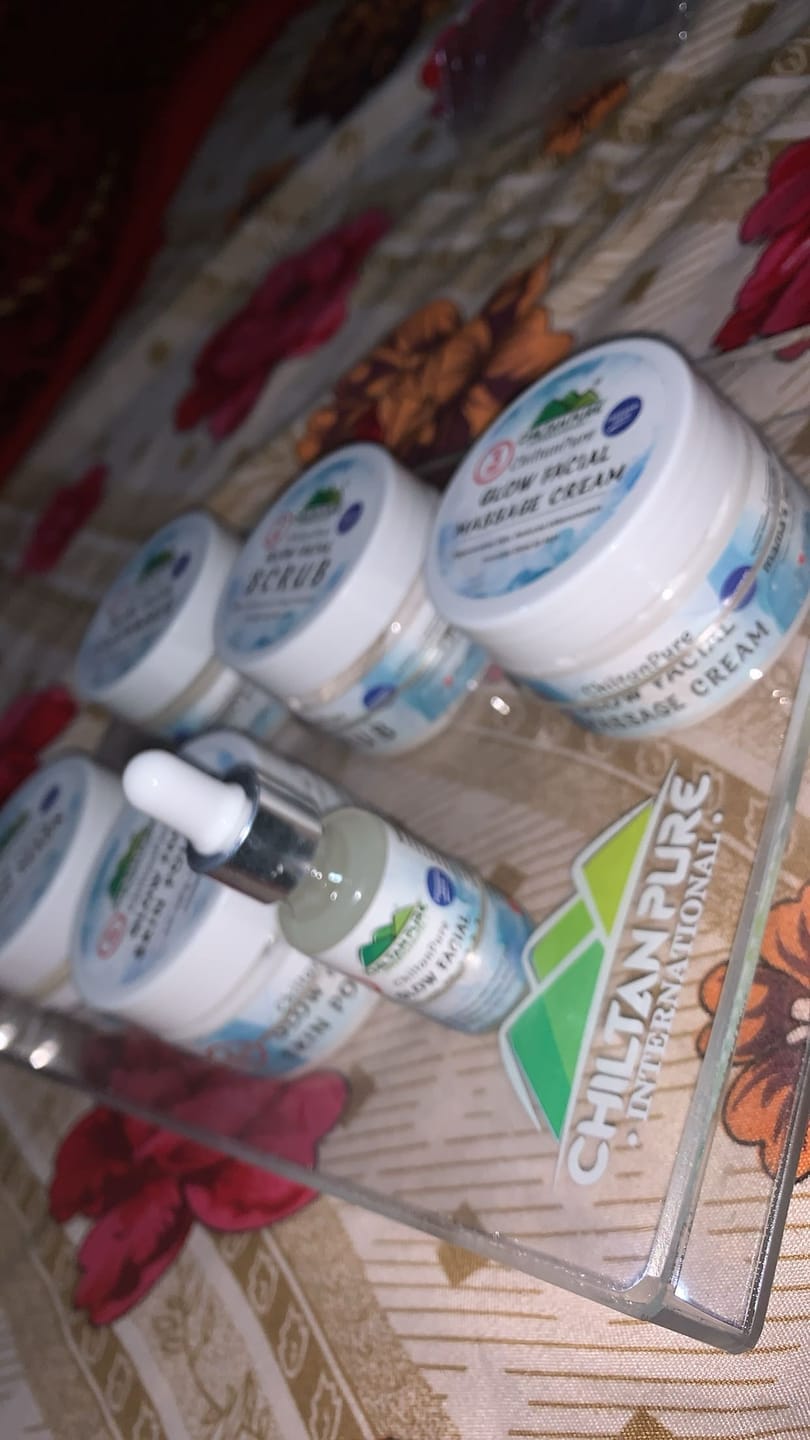 Customer photo review of Glow Facial Kit (4x Results) – Deep Cleansing, Anti- Aging & Enhances Skin’s Natural Glow,,  5️⃣ ⭐⭐⭐⭐⭐ RATING