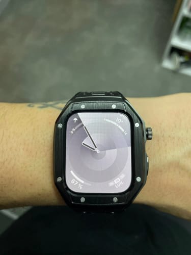 Customer photo review of LuxeLink Apple Watchband
