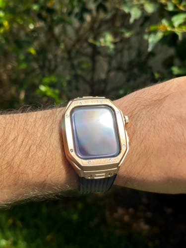 Customer photo review of LuxeLink Apple Watchband