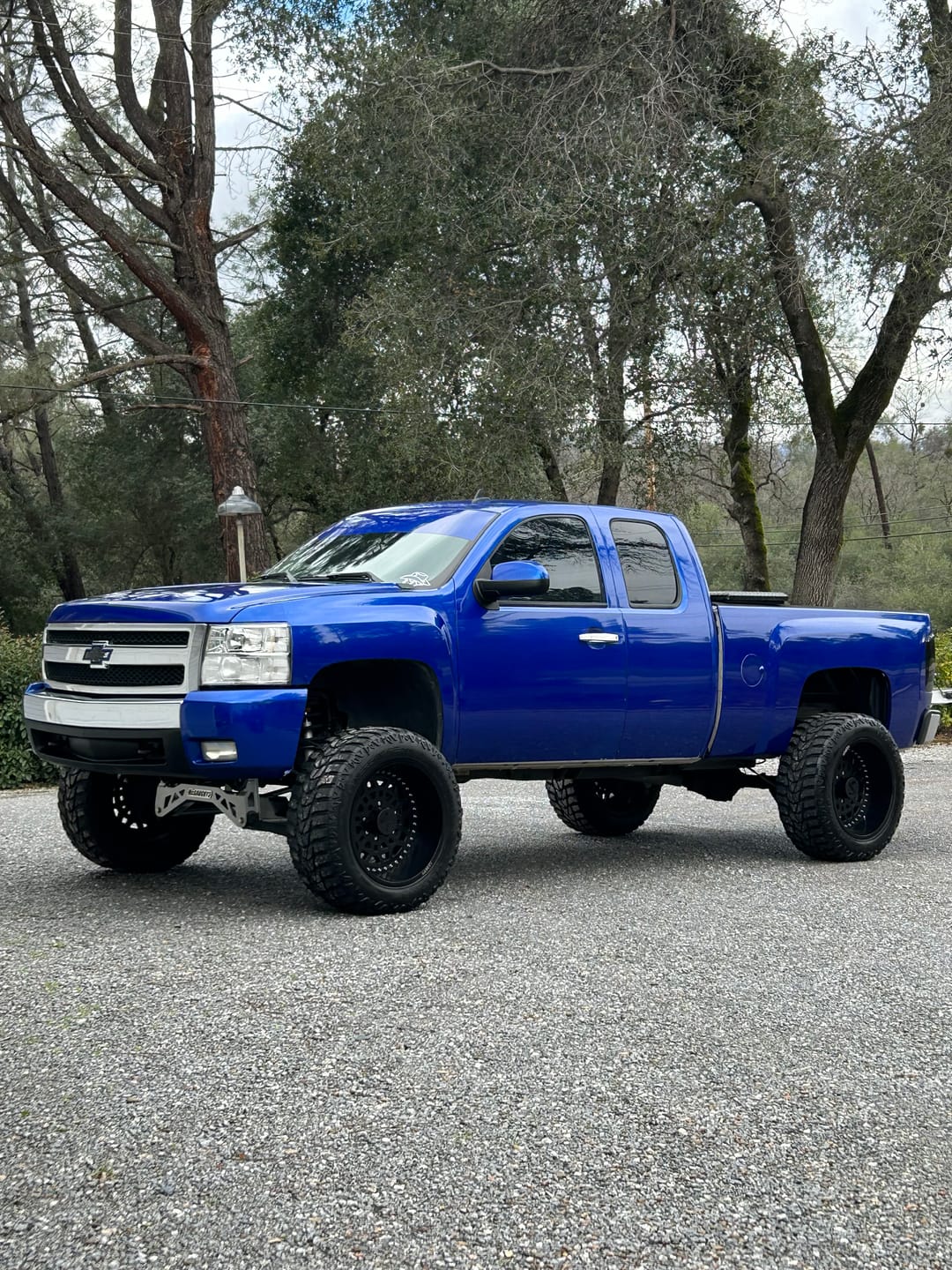Customer photo review of Glossy Metallic Pearl Blue Vinyl Wrap
