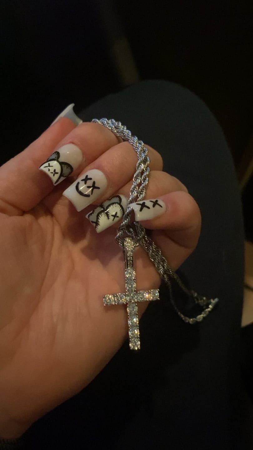 Customer photo review of CROSS PIECE PENDANT. - WHITE GOLD