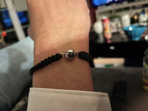 Customer photo review of Gravet Personalisiertes Armband