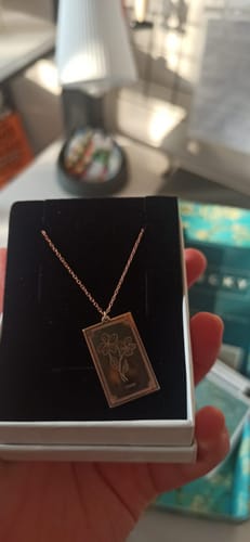 Customer photo review of Violet Şubat Ayı Doğum Çiçeği Kolye