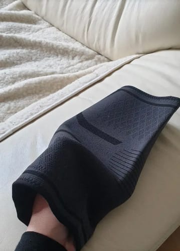 Customer photo review of revitalCare orthopädische Kniebandage Pro