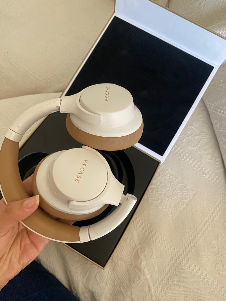 Customer photo review of Headphone Bluetooth Revolution com ANC VX Case - Branco
