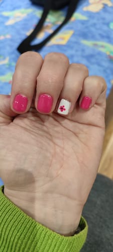 Customer photo review of Комбинирана UV/LED Лампа за Нокти/Гел Лак/Маникюр - SUN5 48W