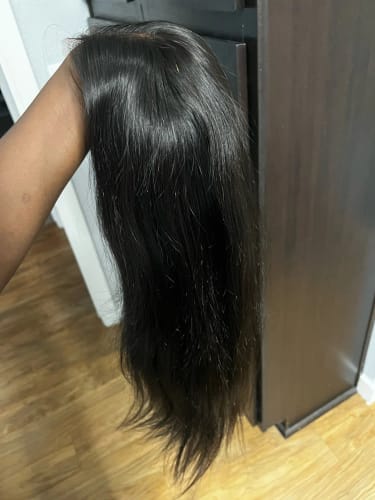Customer photo review of 5x5 Invisible Lace Closure Glueless Wigs Long Straight Human Hair Wigs 180% Density