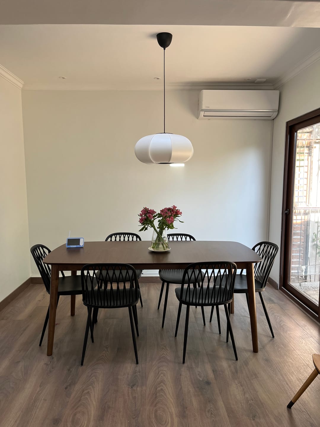 Customer photo review of Mesa de comedor extensible Montreux Nogal
