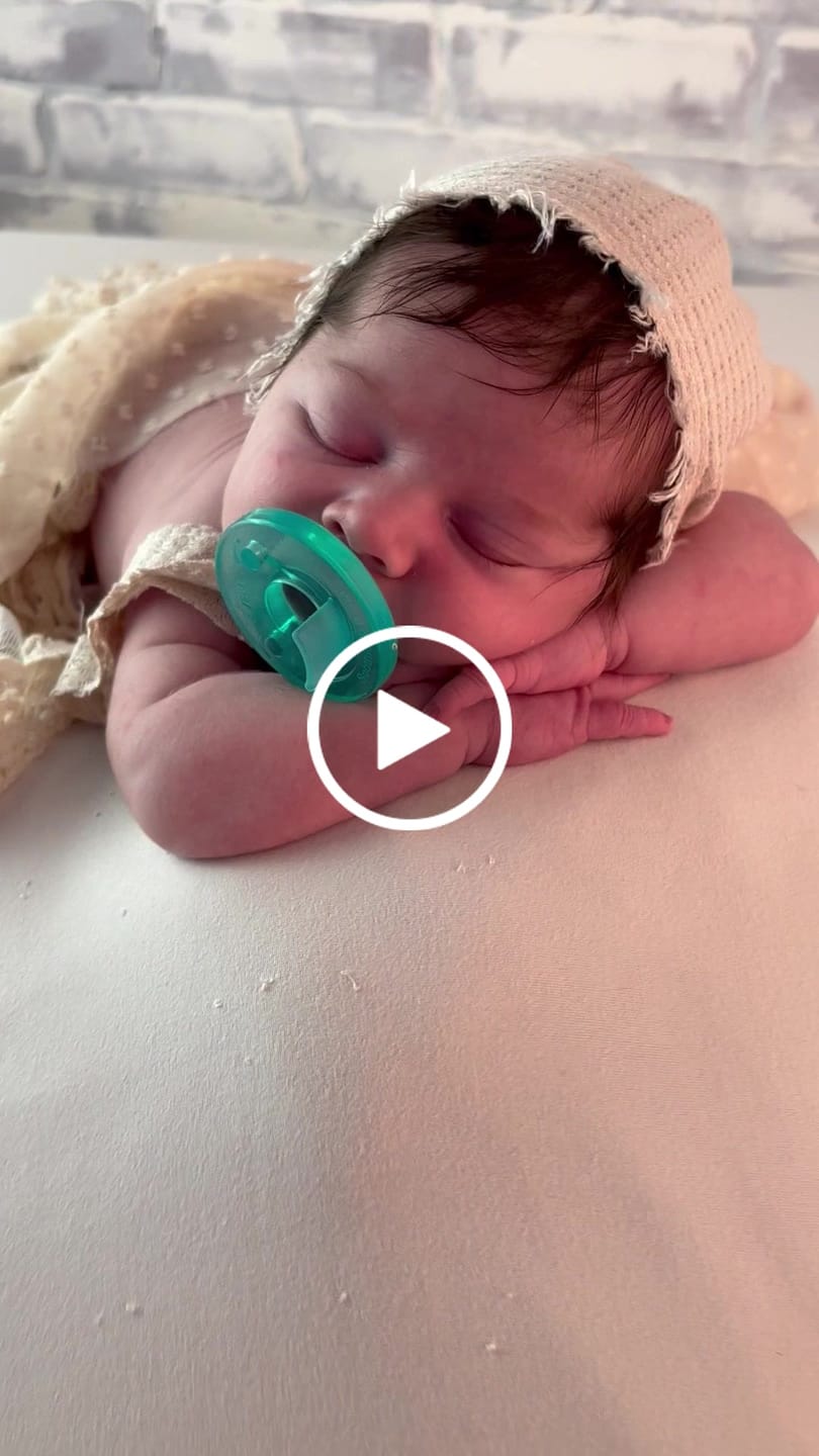 Customer video review of Mastering Newborn Photography - online education group membership