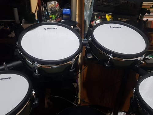 Customer photo review of Donner DED-500 Electronic Drum Set 5-Drum 3-Cymbal with Standard Mesh Heads/Included BD Pedal