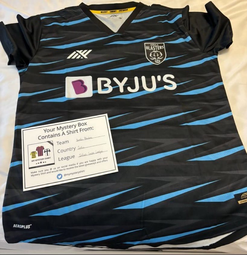 Customer photo review of Men’s Mystery Football Shirt Box