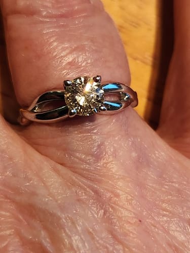 Customer photo review of 0.35-1.50 CT Round Cut Natural Diamonds - Solitaire Rings