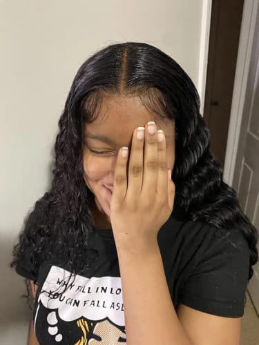 Customer photo review of Glueless 5x5 Lace Closure Wig Deep Wave Real Human Hair Wigs for Women | Pre-bleached Knots