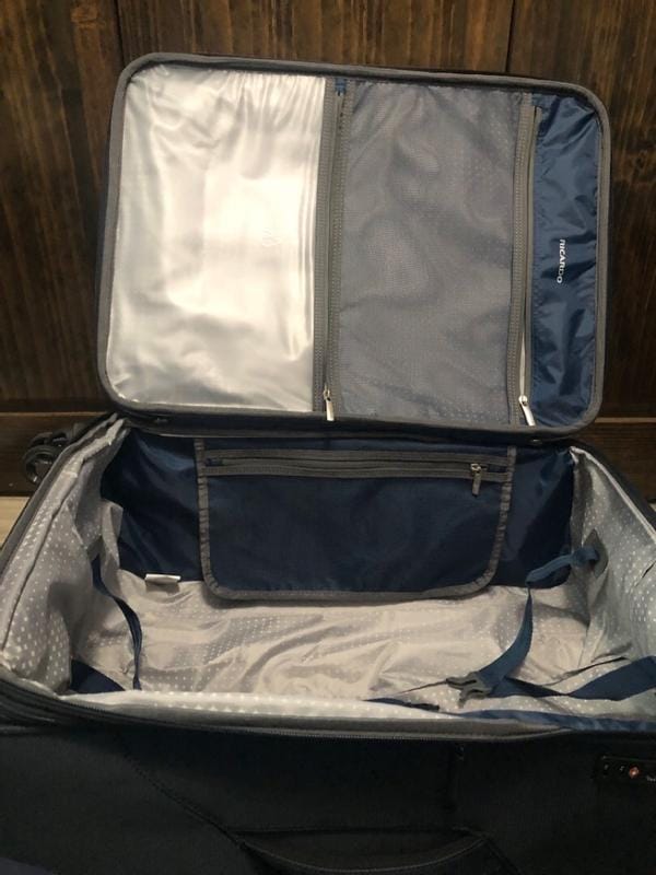 Customer photo review of Avalon Softside Medium Check-In Expandable Spinner