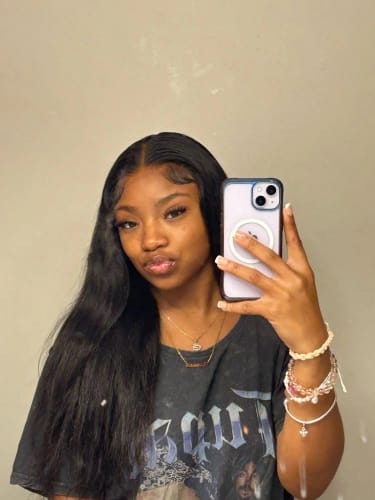 Customer photo review of 5x5 Invisible Lace Closure Glueless Wigs Long Straight Human Hair Wigs 180% Density