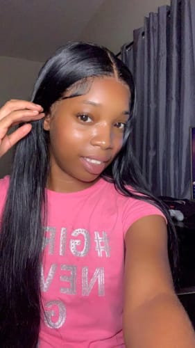 Customer photo review of 5x5 Invisible Lace Closure Glueless Wigs Long Straight Human Hair Wigs 180% Density
