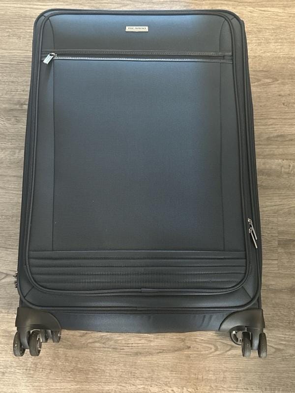 Customer photo review of Avalon Softside Large Check-In Expandable Spinner