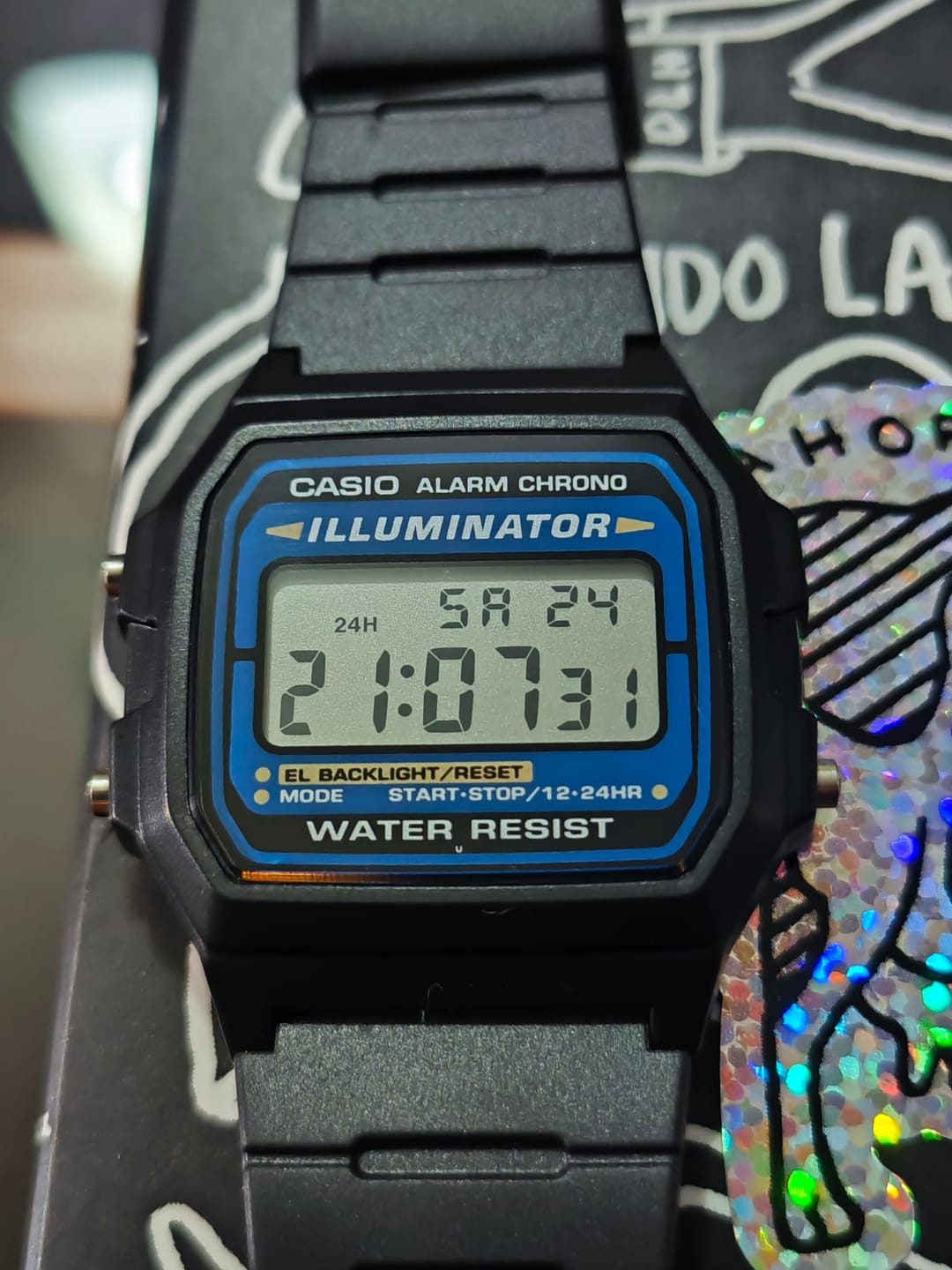 Customer photo review of Reloj Casio Vintage F-105W-1ADF Azul/Negro Illuminator