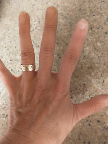 Customer photo review of Sterling Silver Maile Leaf Cut Out Edge Ring 8mm