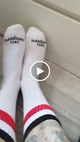 Customer video review of Weiße Socken, halbhoch,    schwarz-weiß-rot gestreift