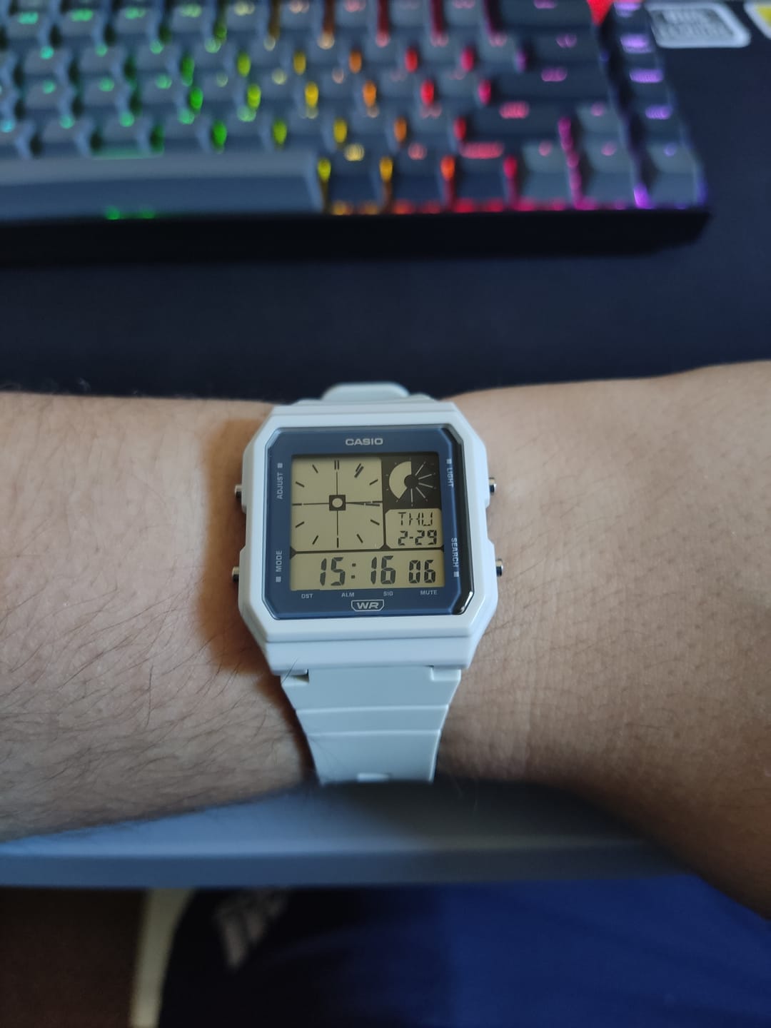 Customer photo review of Reloj Casio Vintage LF-20W-8ADF Twin-Graph Reissue Resina