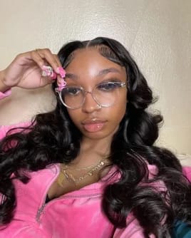 Customer photo review of Wear & Go | Pre-bleached Invisible Lace Wig Body Wave Pre-cut Lace Glueless Wig