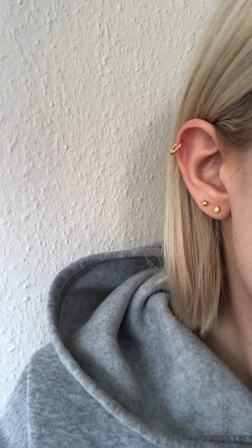 Customer photo review of Bianca Clicker Piercing | Chirurgenstahl