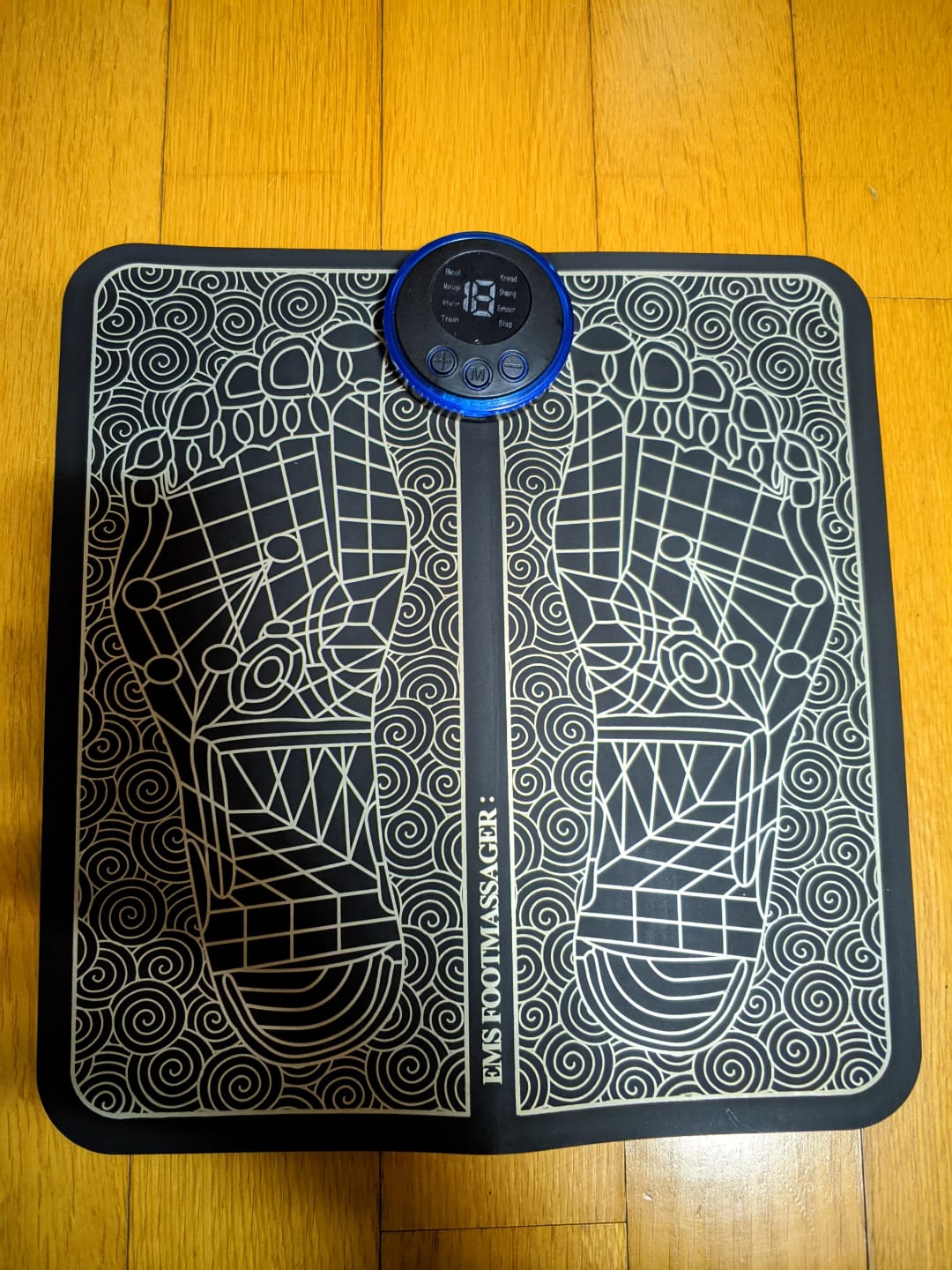 Customer photo review of Tapis Massage plantaire electric Foot Massager Pad Relief Pain Acupoints Mat Shock Muscle Stimulation Improve Blood Circulation