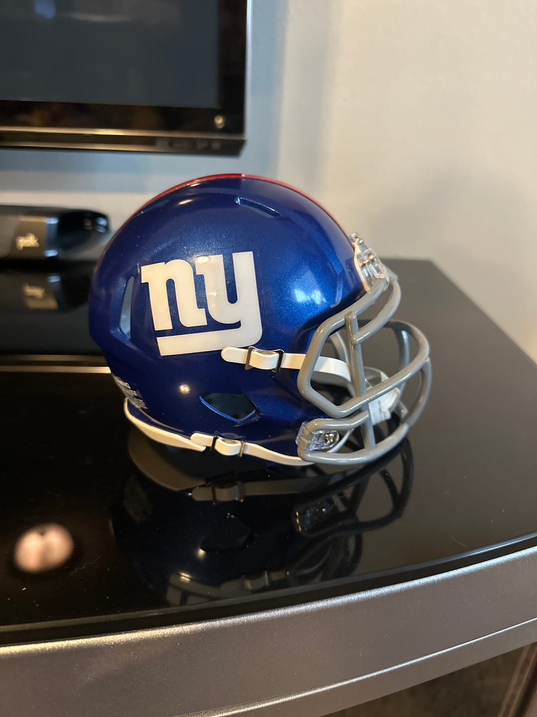 Customer photo review of New York Giants Riddell Speed Mini Football Helmet