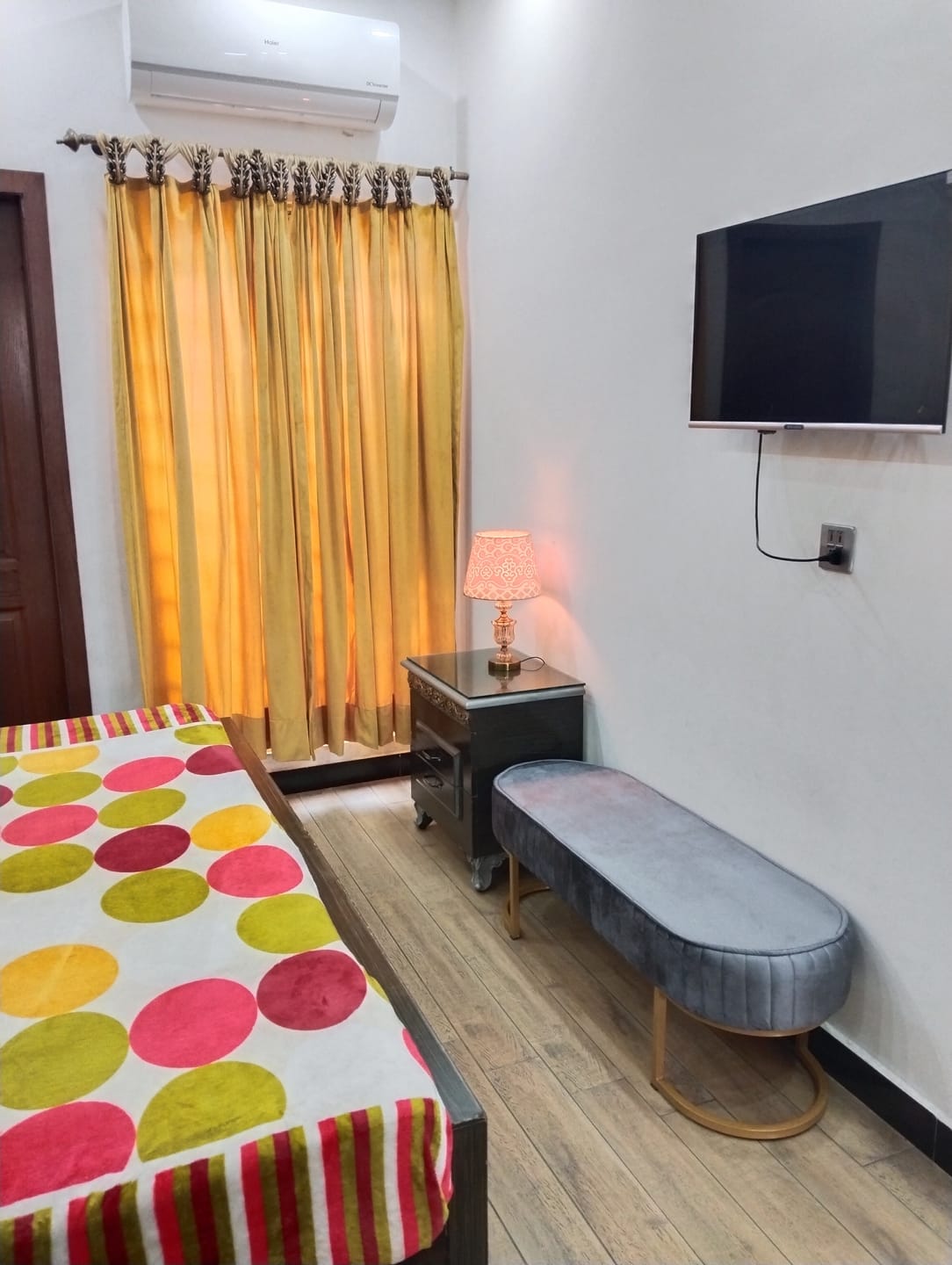 Customer photo review of 3 Seater Luxury Wooden Stool With Steel Stand -480