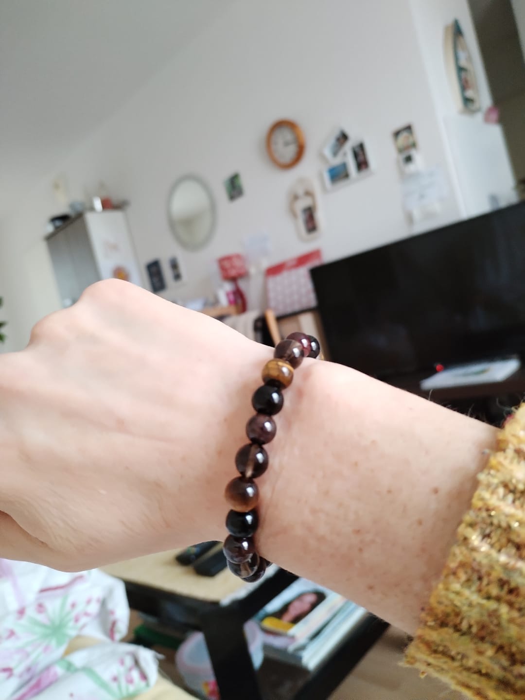Customer photo review of Bracelet "Réussite & Protection" en Oeil de Tigre, Grenat, Tourmaline & Quartz Fumé