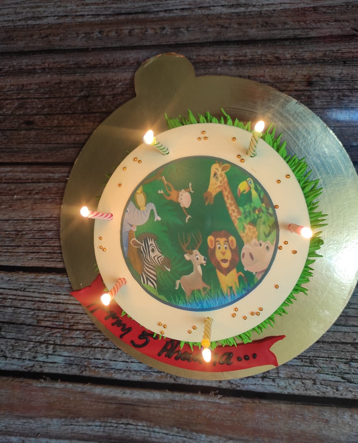 Customer photo review of Jungle Pineapple Cake