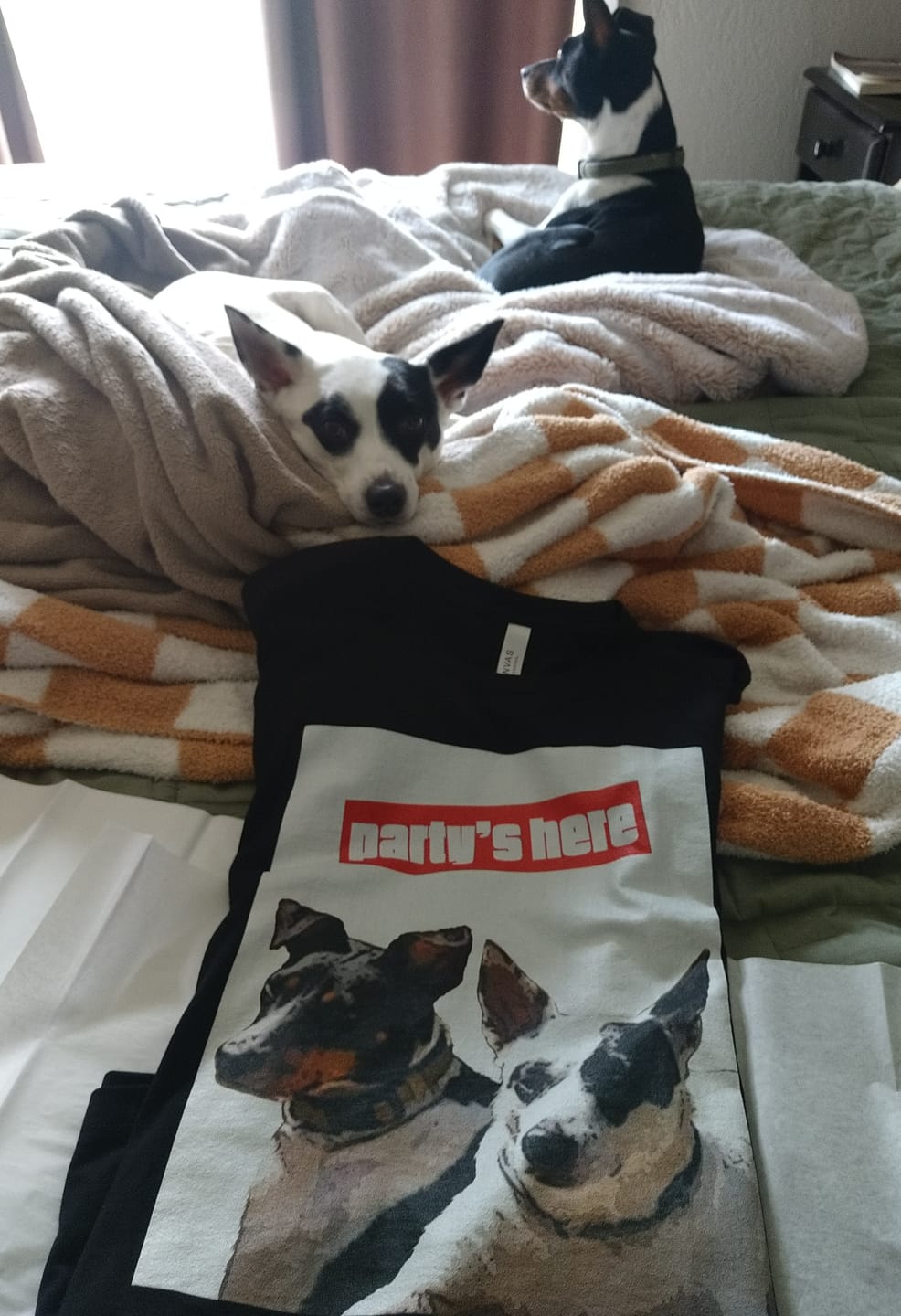 Customer photo review of Custom Pet Art Mens Crew Neck T-shirt