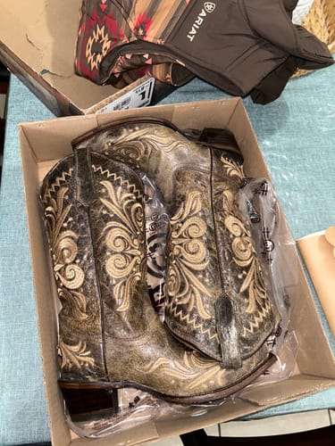 Customer photo review of Circle G by Corral Ladies Distressed Green/Beige Filigree Boots L5407