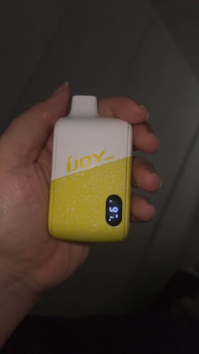 Janet V. review of IJOY Bar IC8000 - Guava Kiwi Passion Fruit image 1 out of 1