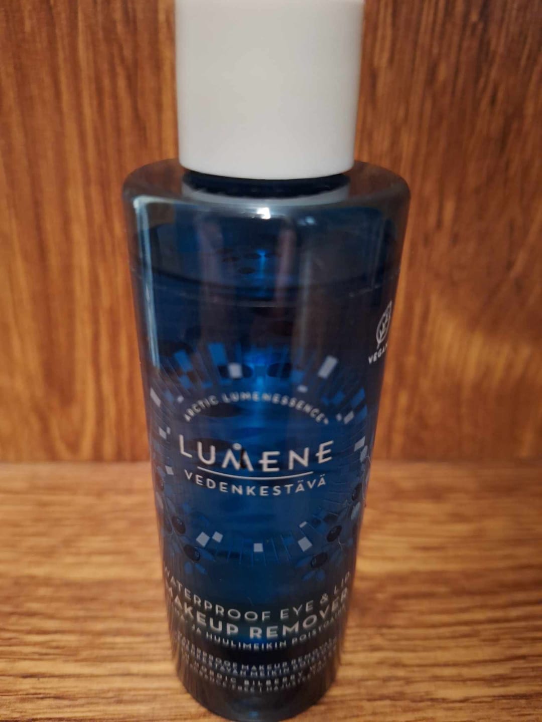 Customer photo review of Двуфазен дегримьор за водоустойчив грим Lumene Cleansing Waterproof Eye & Lip Makeup Remover