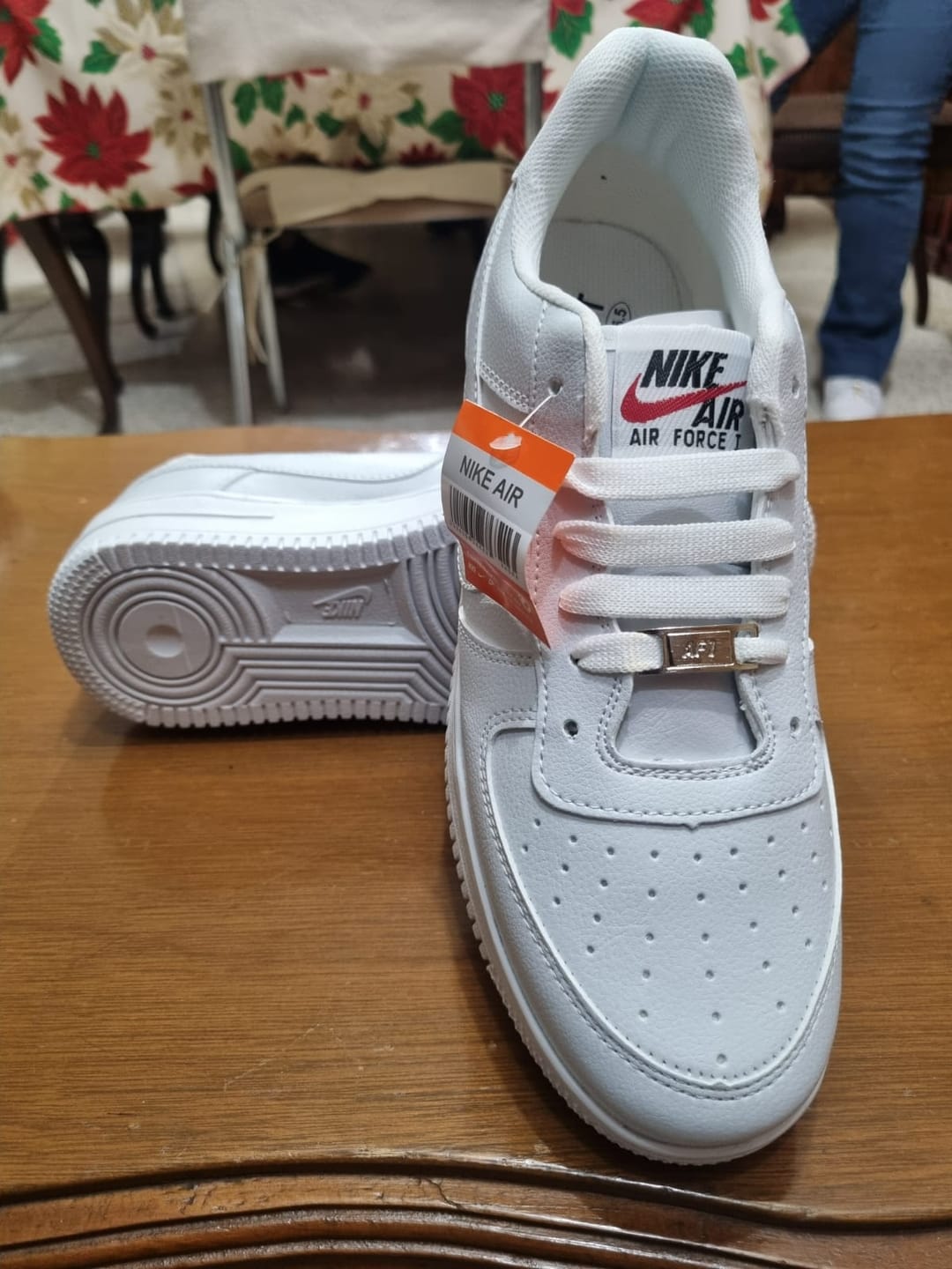 Customer photo review of Paq 6 Pares Tenis 270 Blanco Total 25/28.5