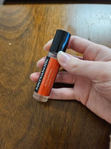 Customer photo review of Scoundrel