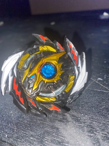 Customer photo review of TAKARA TOMY Burst DB Quad Drive Random Booster Vol. 28 Beyblade B-196