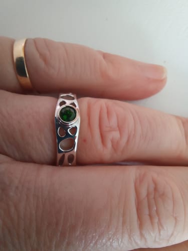 Customer photo review of Lattice Solitaire Ring with Chrome Diopside