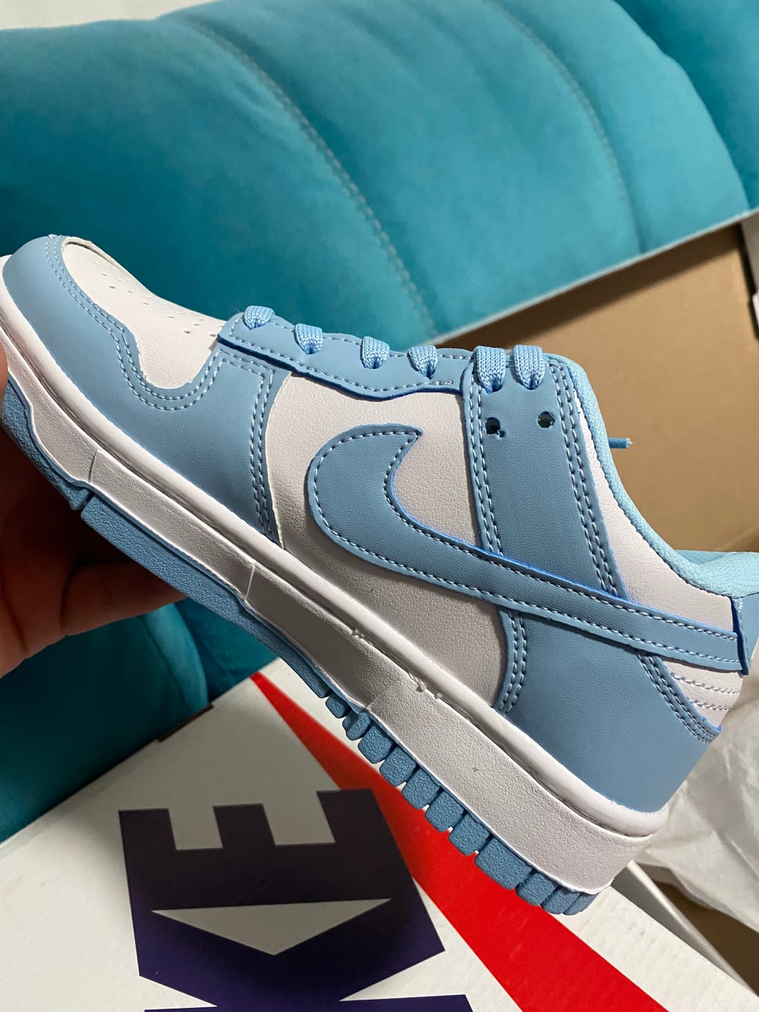 Customer photo review of Tenis Dunk Low Blanco Cielo