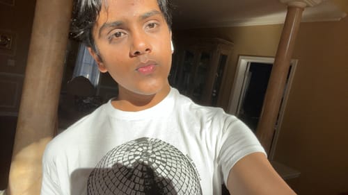 Customer photo review of 'Studio 54' classic tee