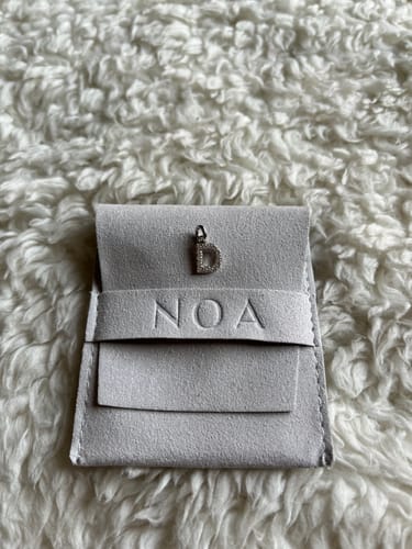 Customer photo review of CHARM LETRA D PLATA