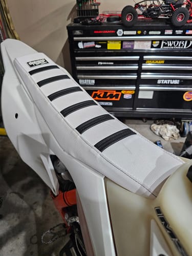Customer photo review of Custom Seat Cover: 18-'24 85/105 SX