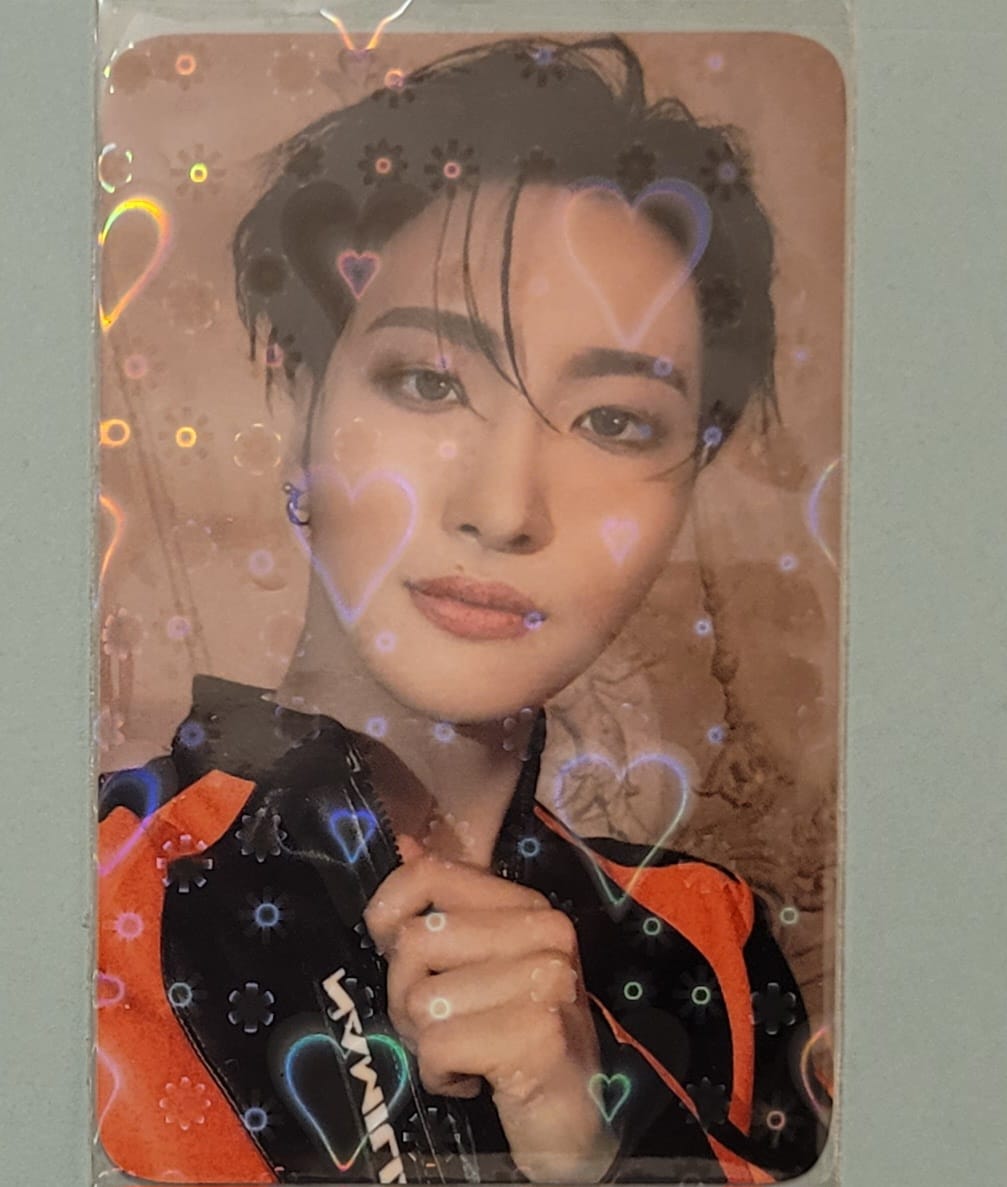 Customer photo review of PREMIUM HOLOGRAPHIC PHOTOCARD SLEEVES - HEART VERSION