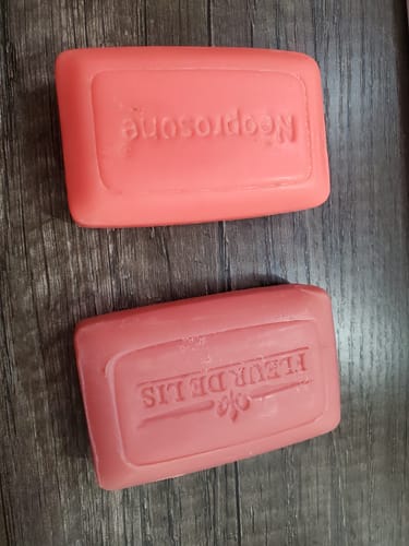 Customer photo review of Neoprosone Cleansing Bar Soap with Vitamin C - 200g / 4.4 Oz