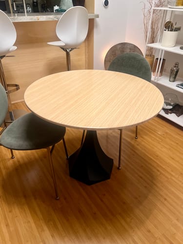 Customer photo review of Table Base 311S Lithe 28H Tulip Legs - Heavy Duty
